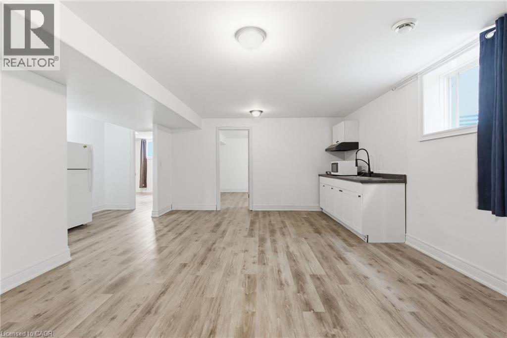 1049 KETTLE Court Unit# Lower, Fort Erie, Ontario, L2A1H3 — Photo 4