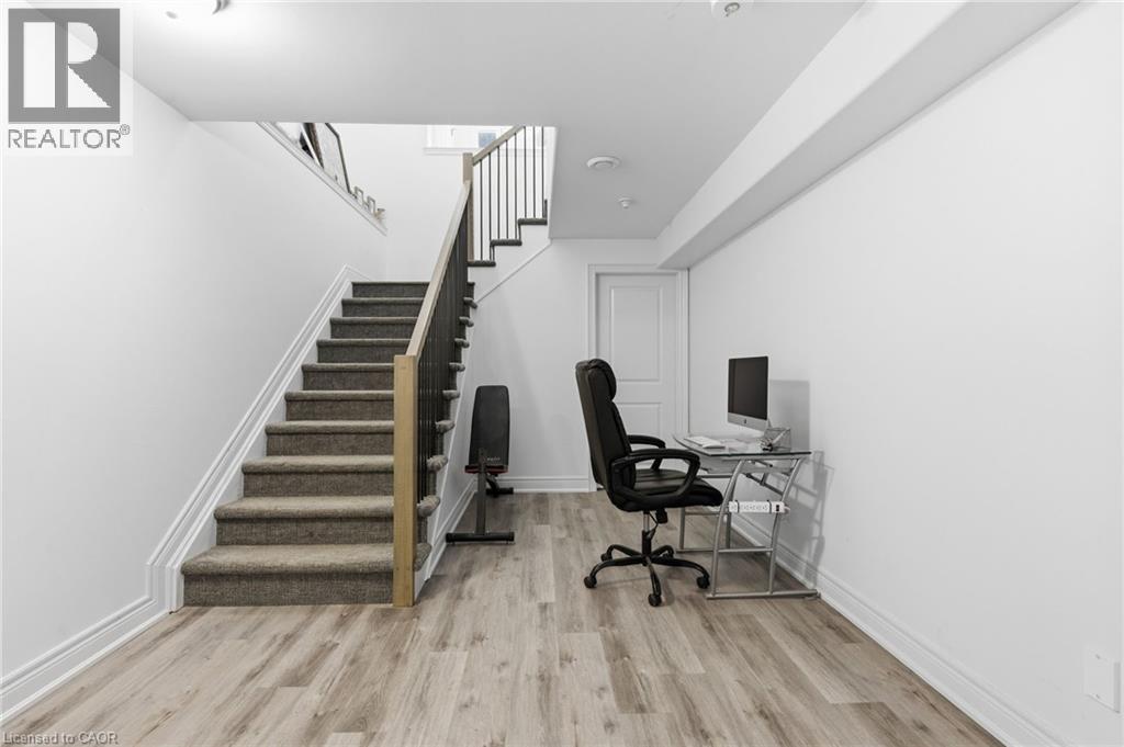 1049 KETTLE Court Unit# Lower, Fort Erie, Ontario, L2A1H3 — Photo 3