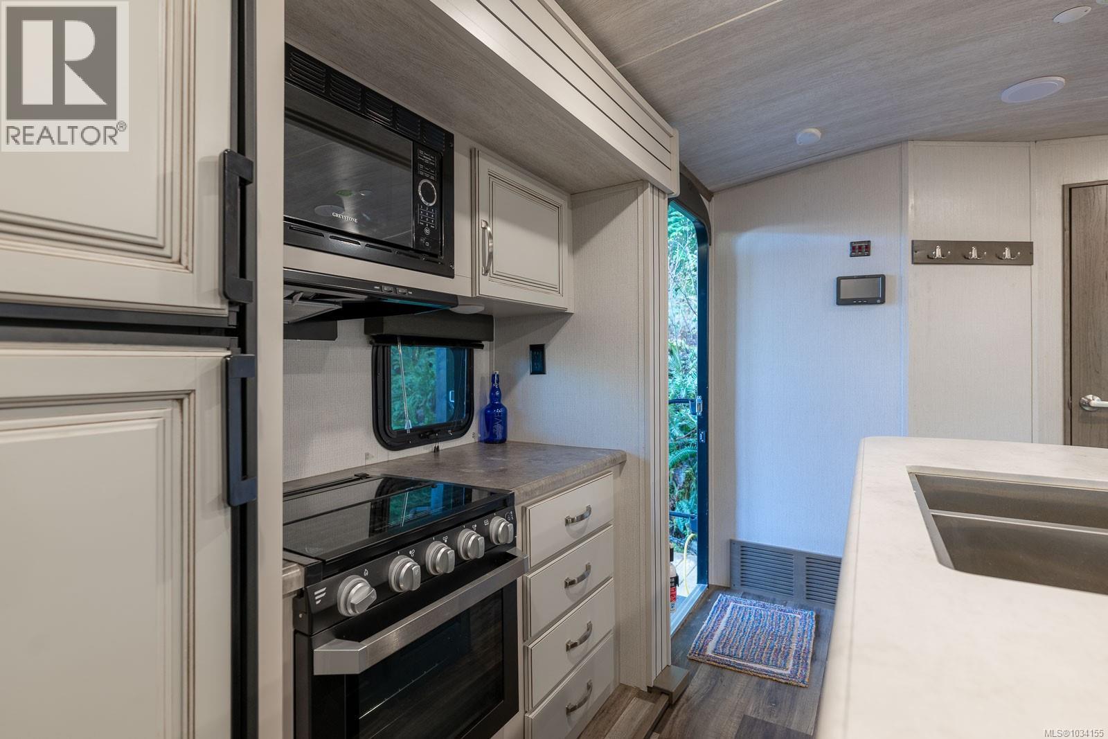#40 8631 South Shore Rd - 18