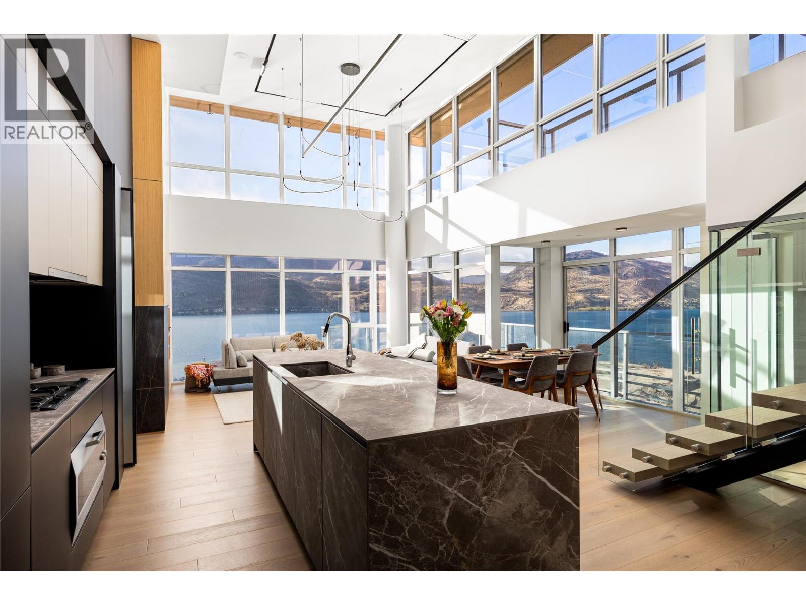 #PH1-1075 Sunset Drive, Kelowna