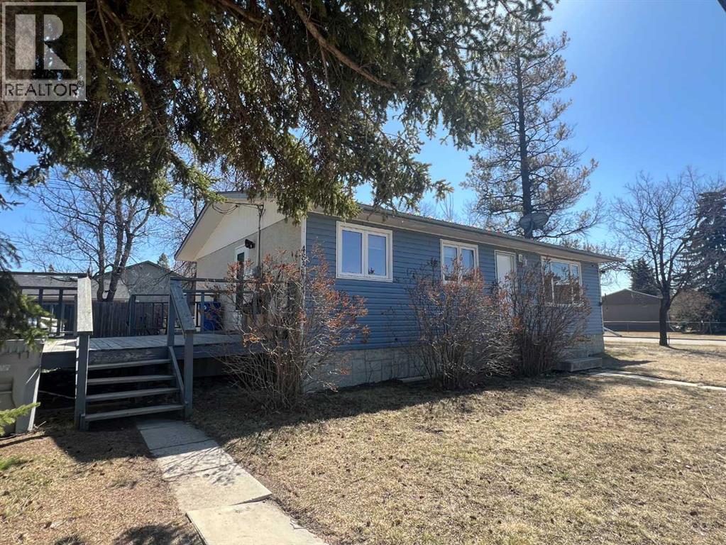 4830 16 Avenue — photo 37