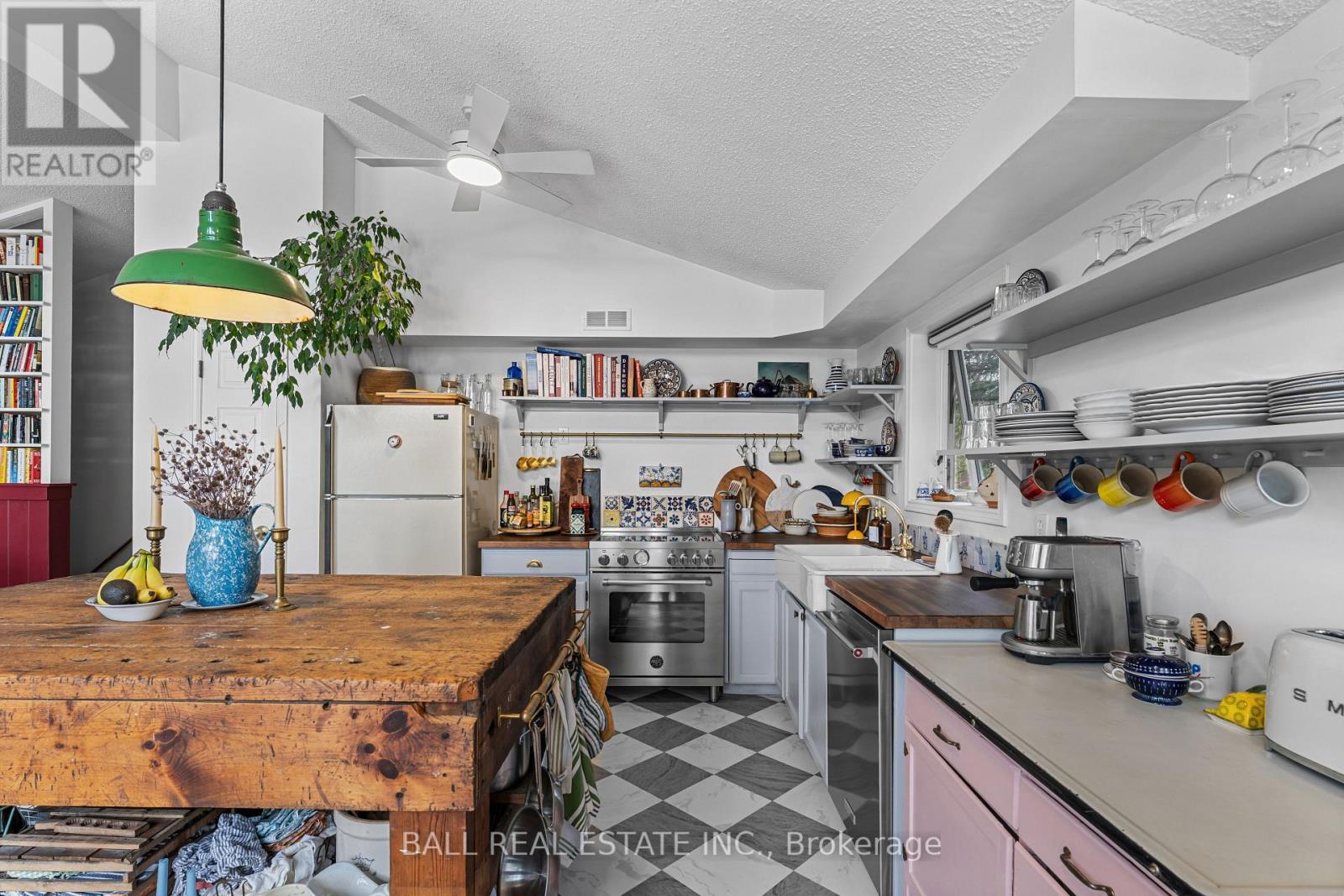 26 CEDAR COURT - 16