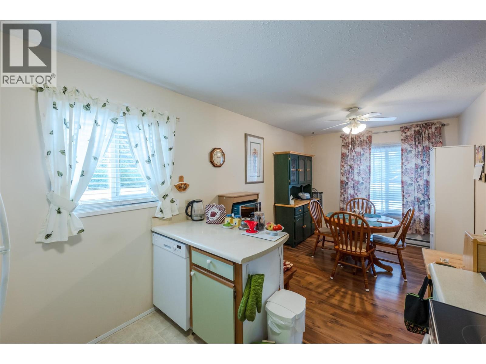 1 6462 Park Drive, Oliver