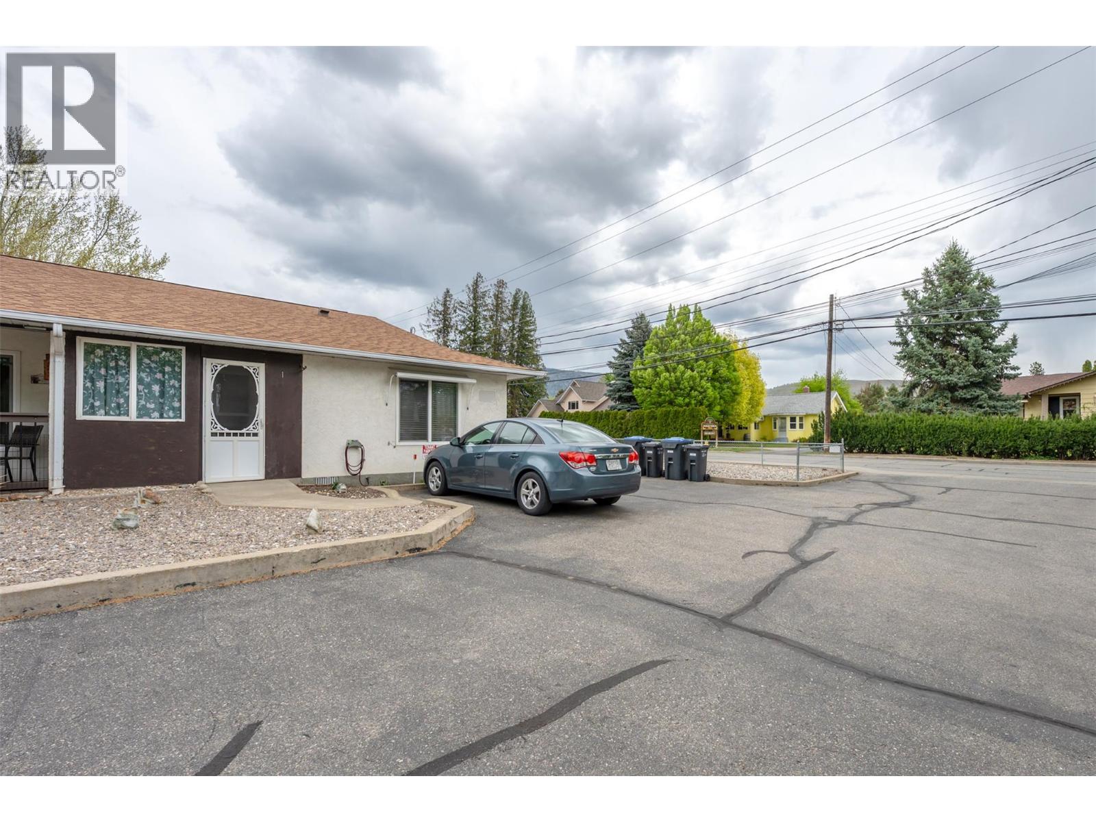 1 6462 Park Drive, Oliver