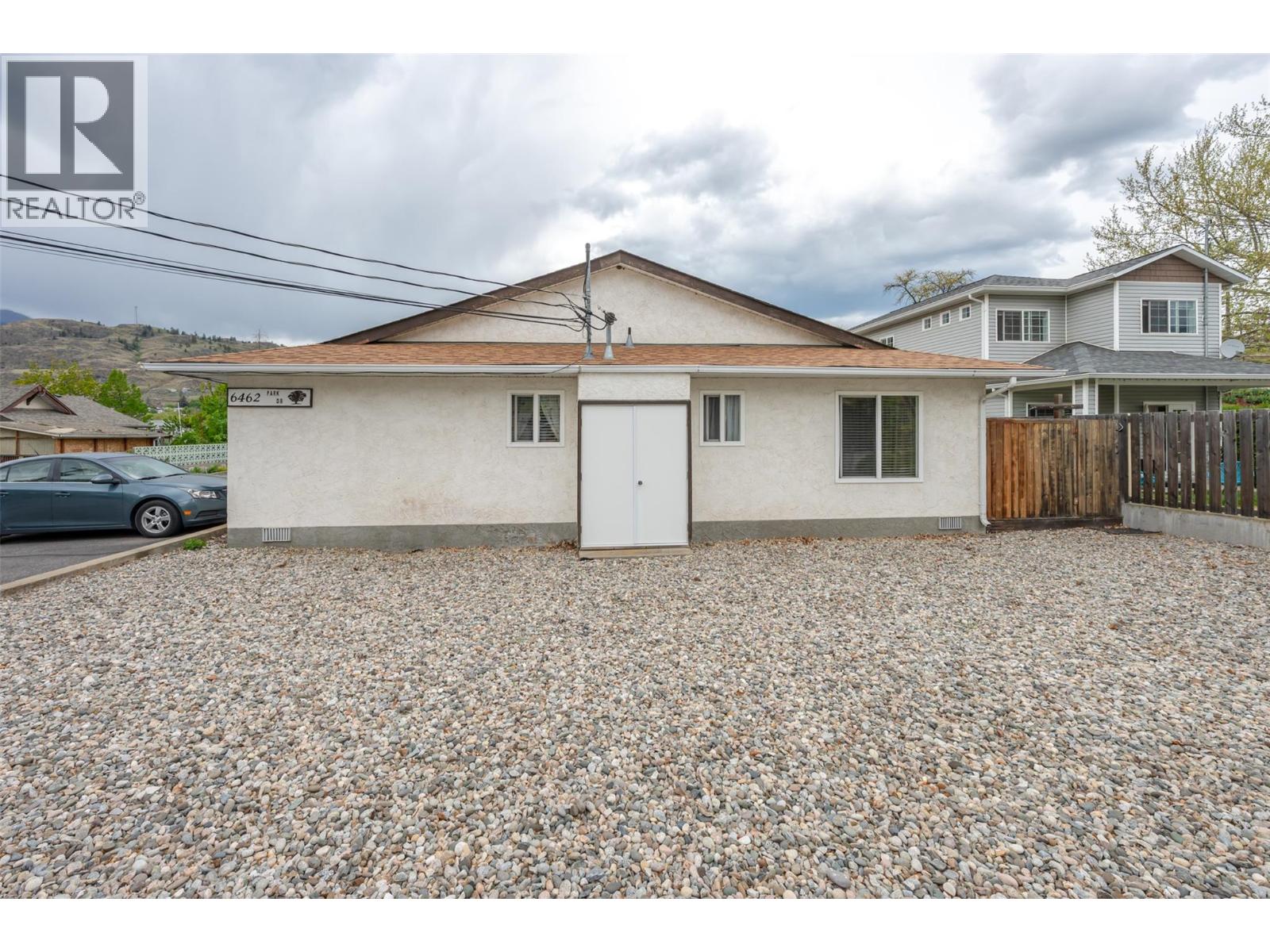 1 6462 Park Drive, Oliver