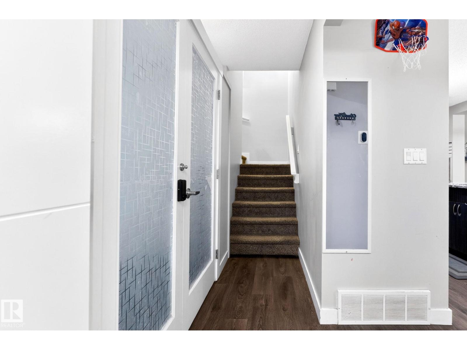 308 42 AV NW, Edmonton
