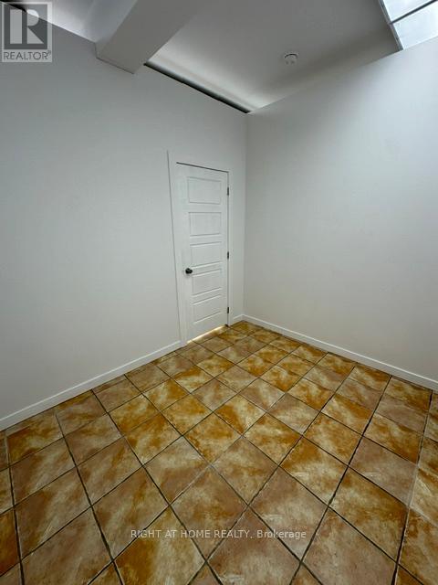2400 KINGSTON ROAD