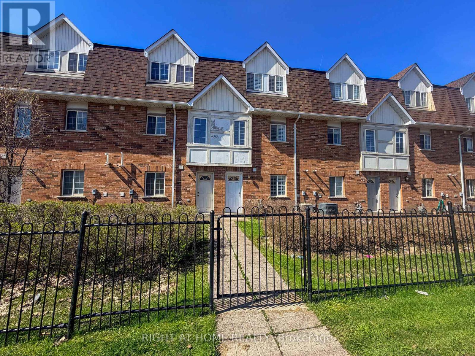 #28 1525 SOUTH PARADE COURT - Image 2