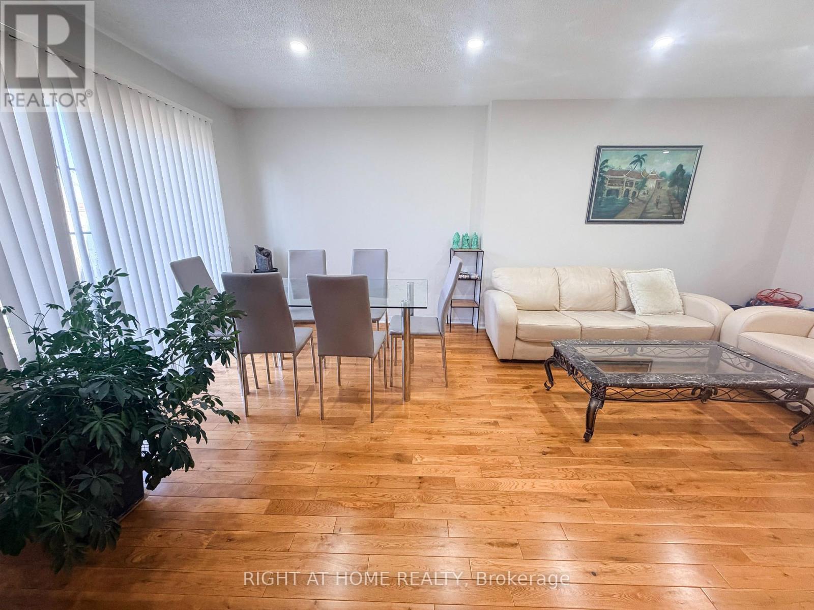 #28 1525 SOUTH PARADE COURT - 12