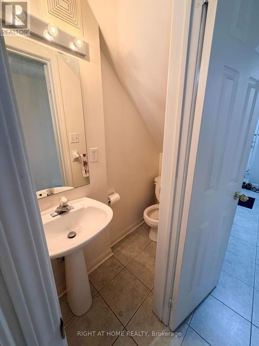 #28 1525 SOUTH PARADE COURT - 23