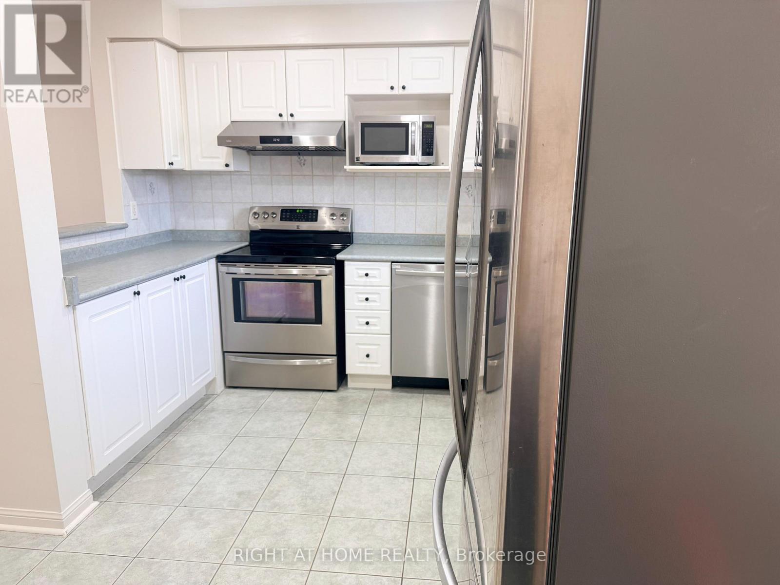 #28 1525 SOUTH PARADE COURT - 6