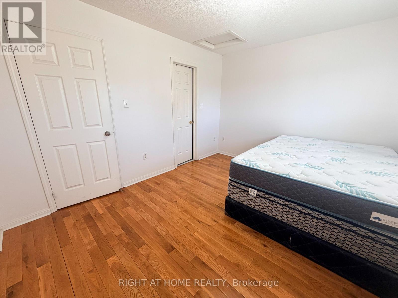 #28 1525 SOUTH PARADE COURT - 16