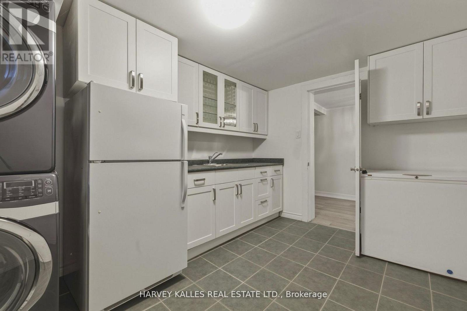530 BLYTHWOOD ROAD - 38