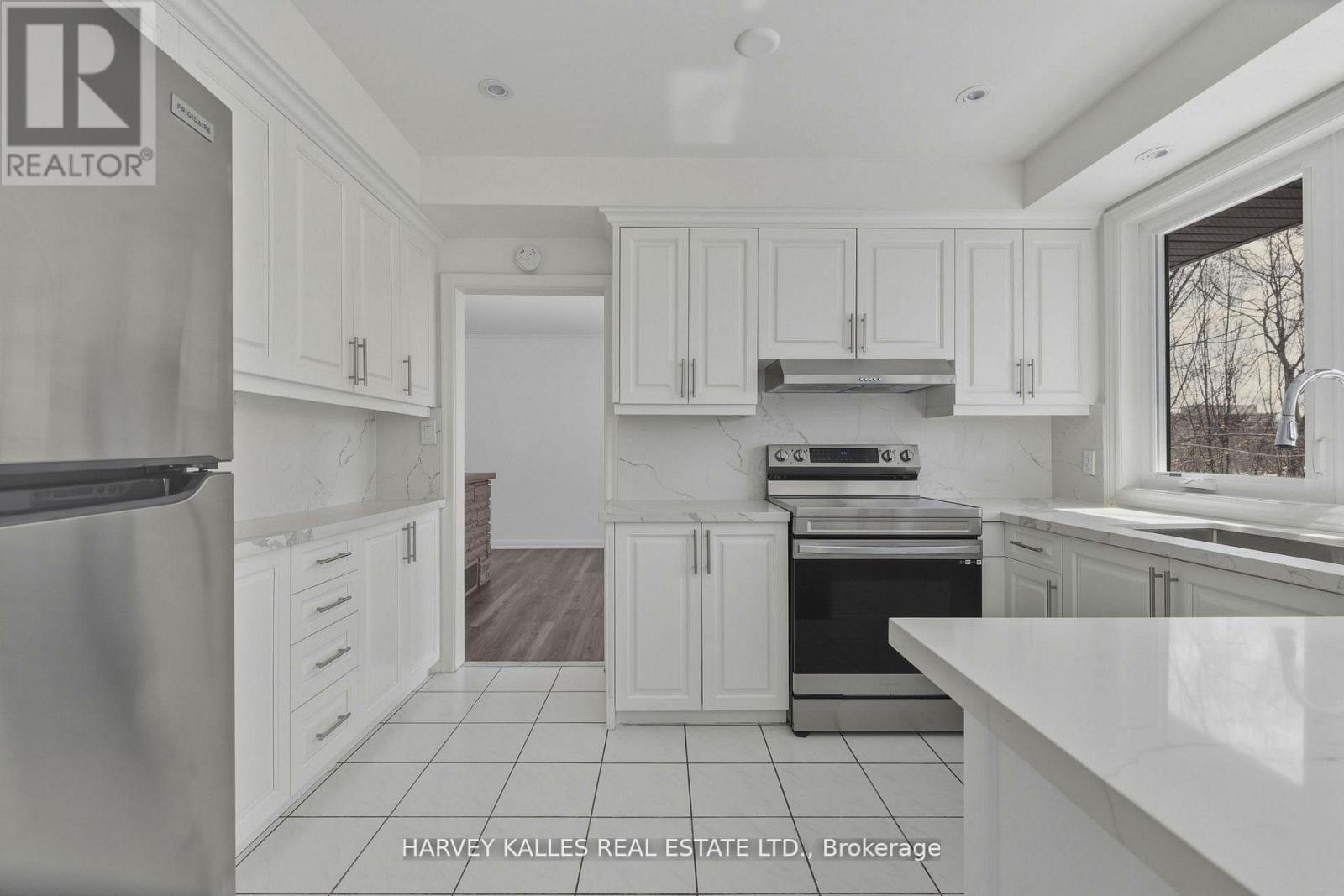 537 BLYTHWOOD ROAD - 16