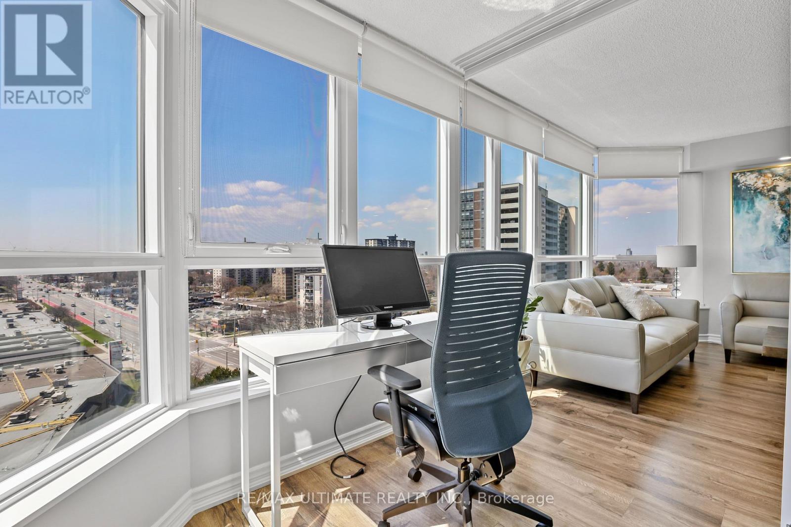 #1205B 3231 EGLINTON AVENUE E - 15