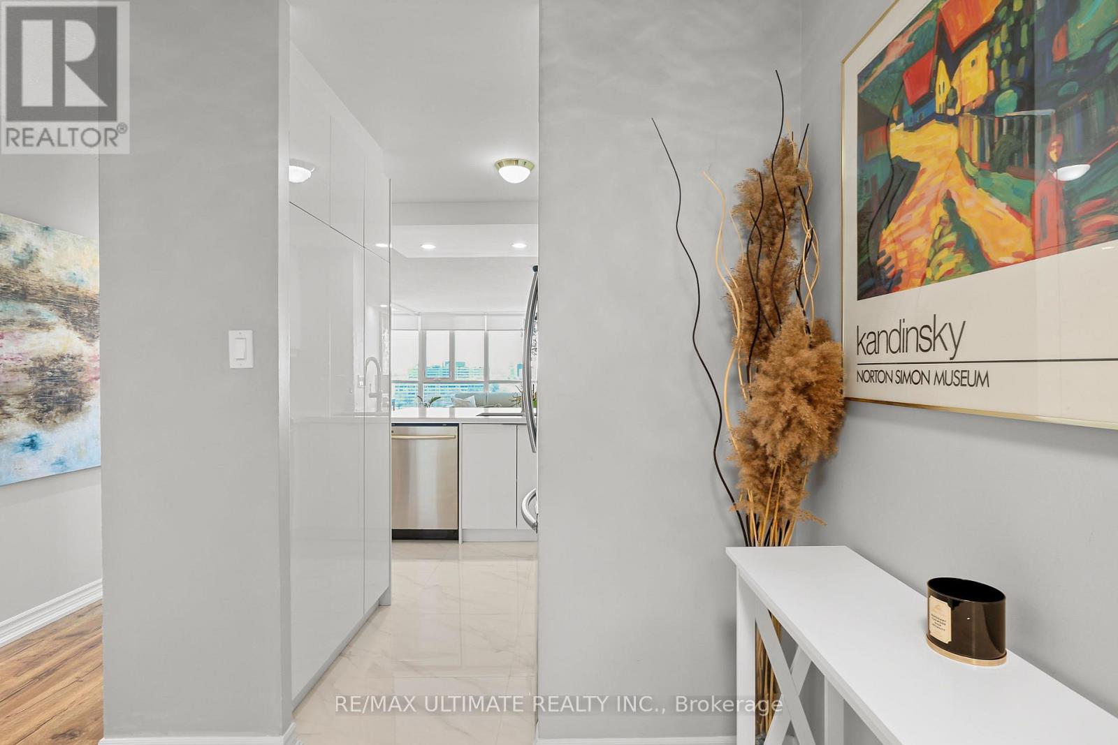 #1205B 3231 EGLINTON AVENUE E - 20