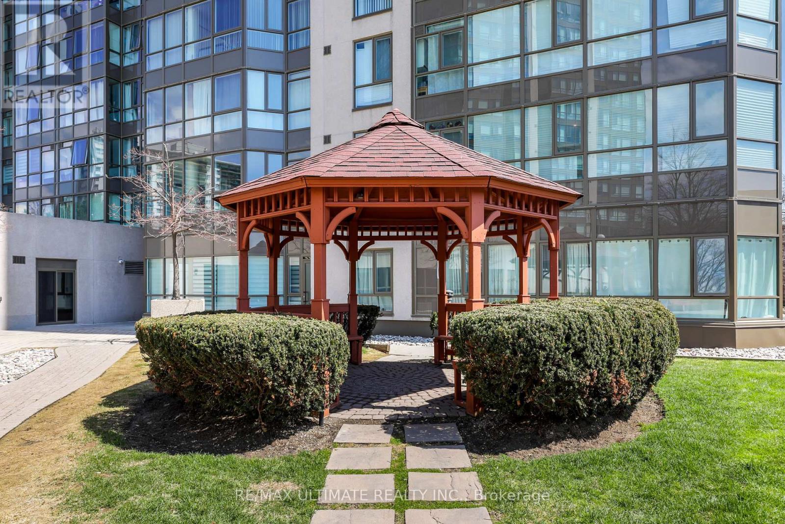 #1205B 3231 EGLINTON AVENUE E - 29