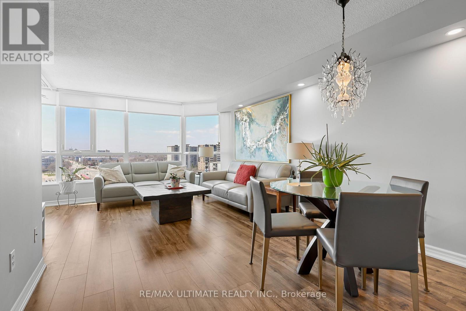 #1205B 3231 EGLINTON AVENUE E - 3