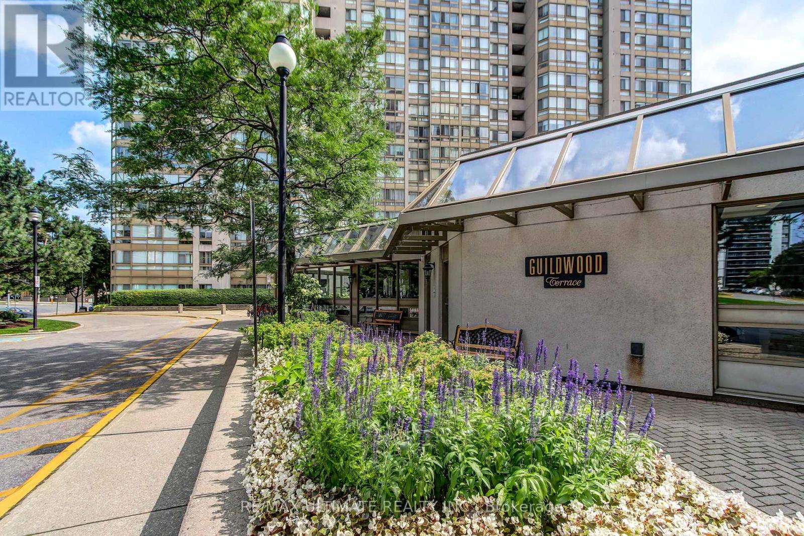 #1205B 3231 EGLINTON AVENUE E - 30