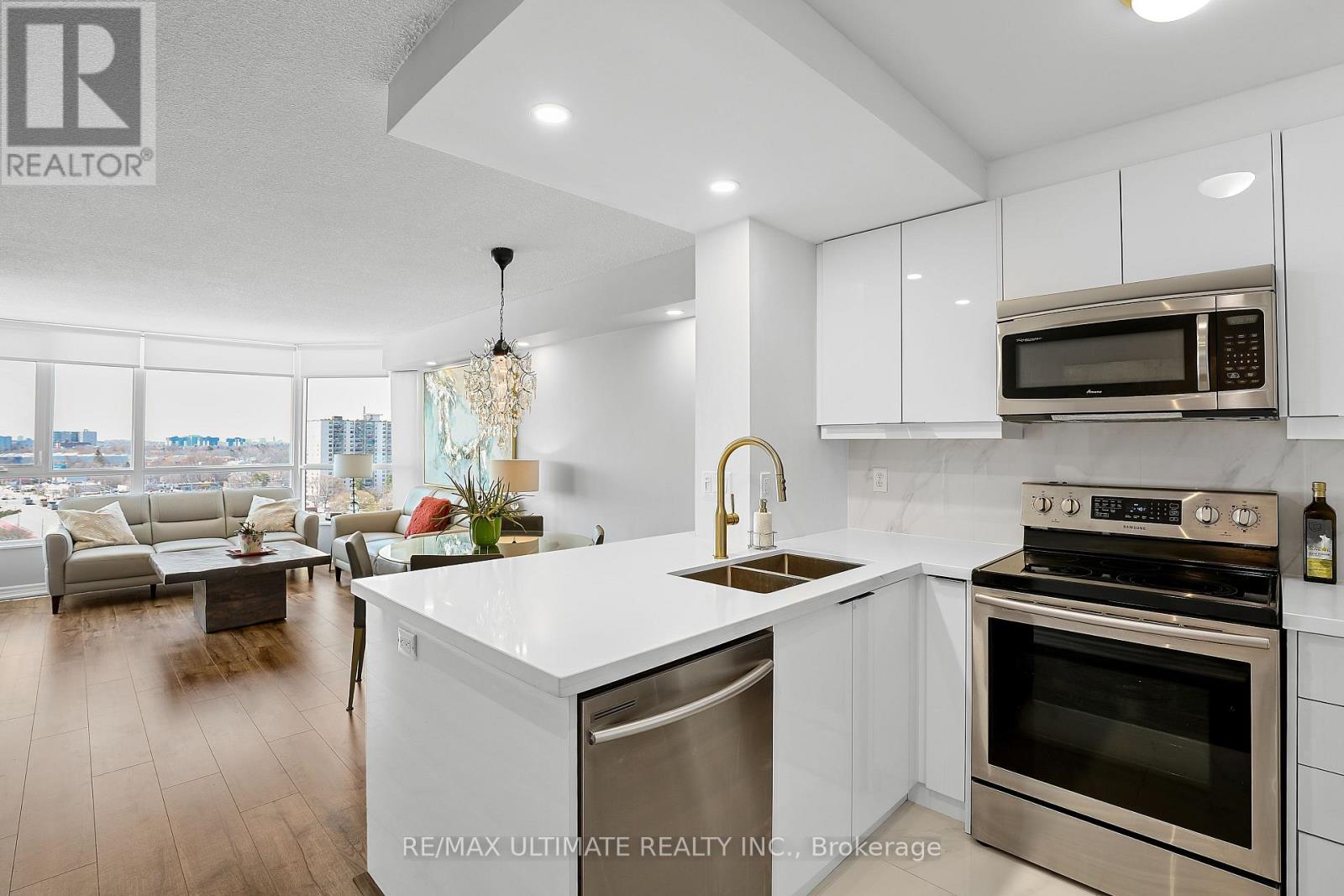 #1205B 3231 EGLINTON AVENUE E - 9