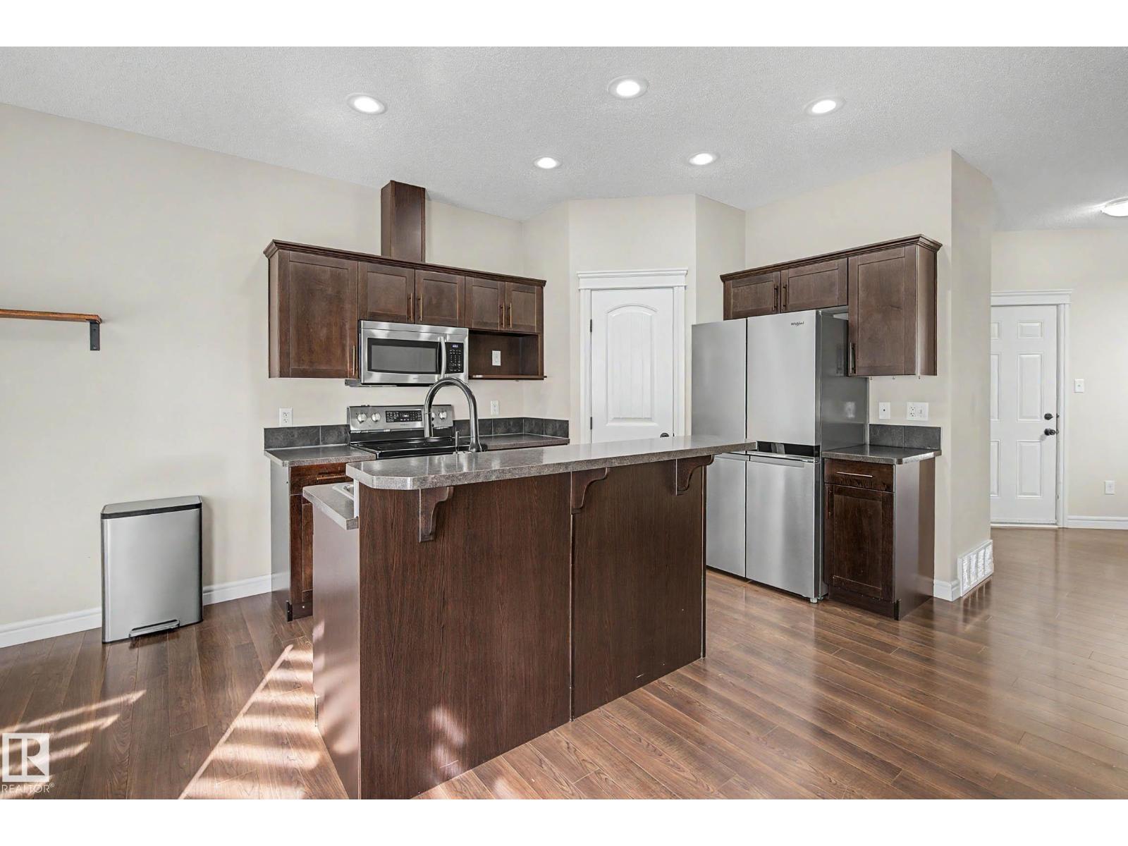 35 MEADOWVIEW CO, Spruce Grove