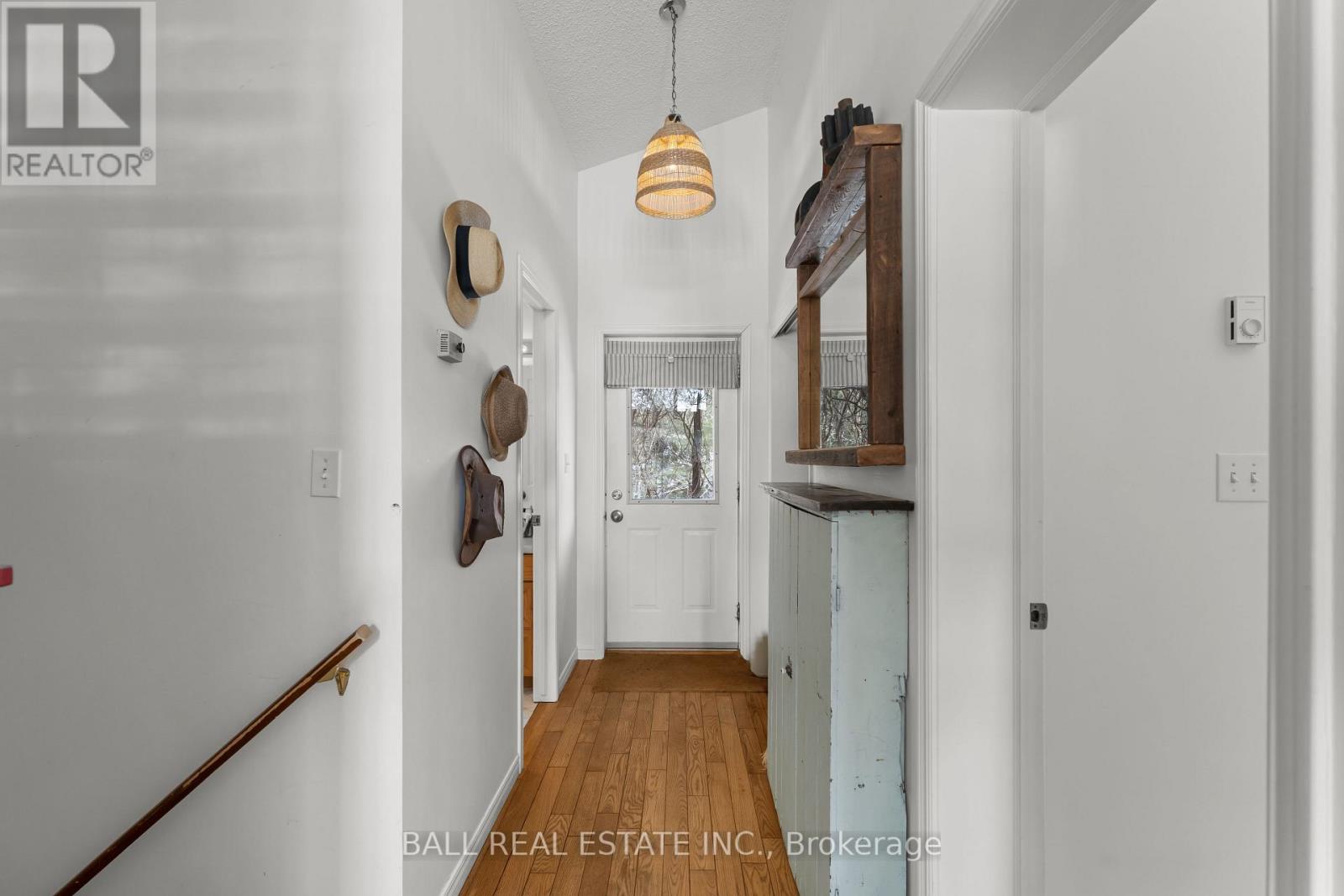 26 CEDAR COURT - 27