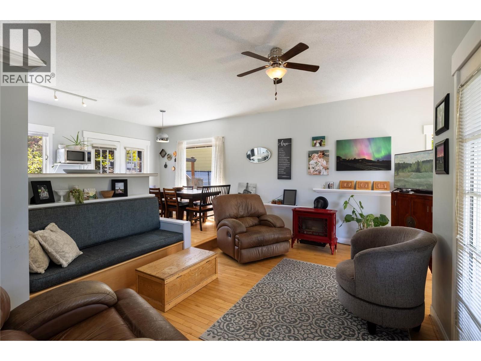 1900 37 Avenue - 16