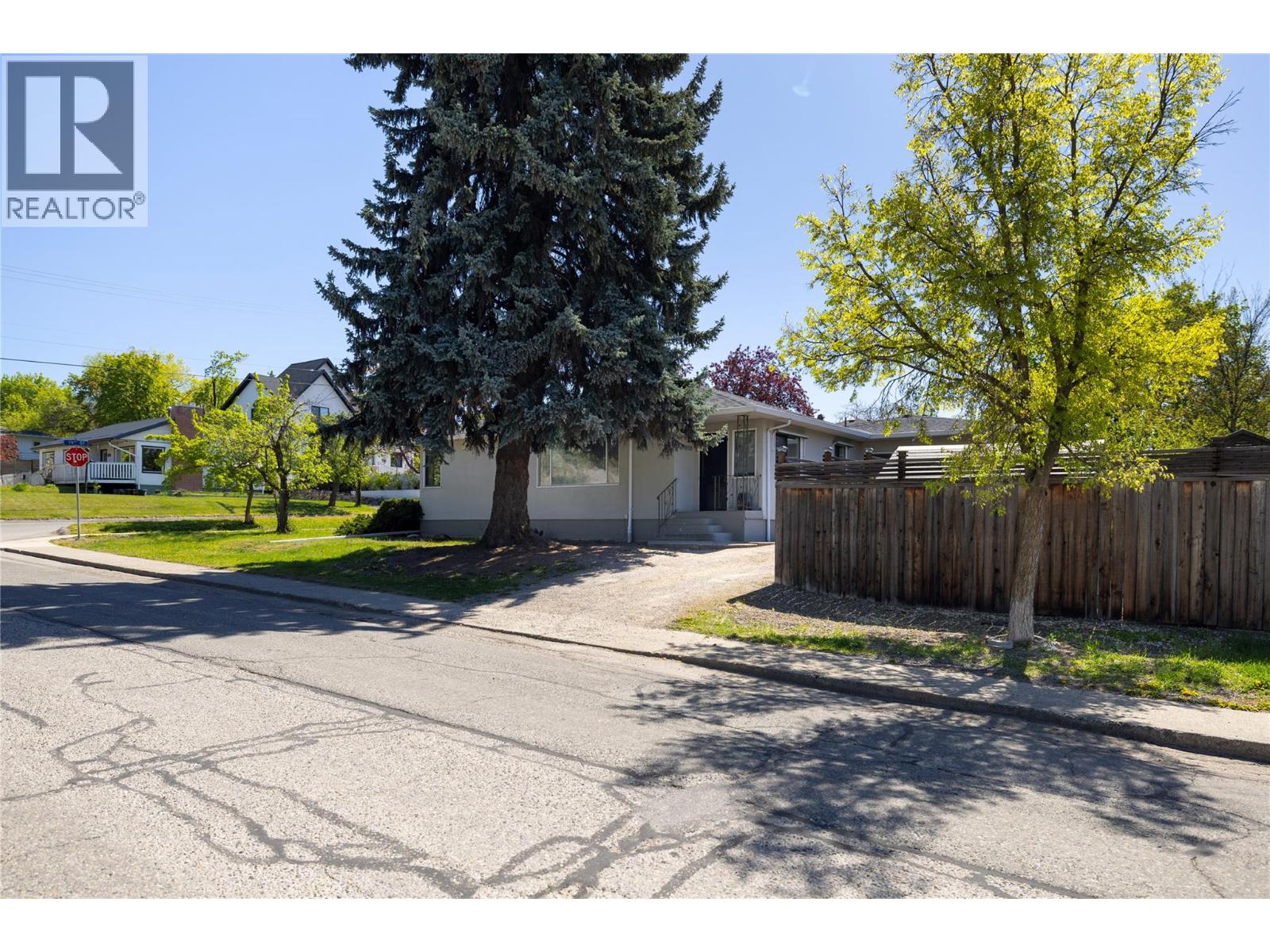 1900 37 Avenue - 35