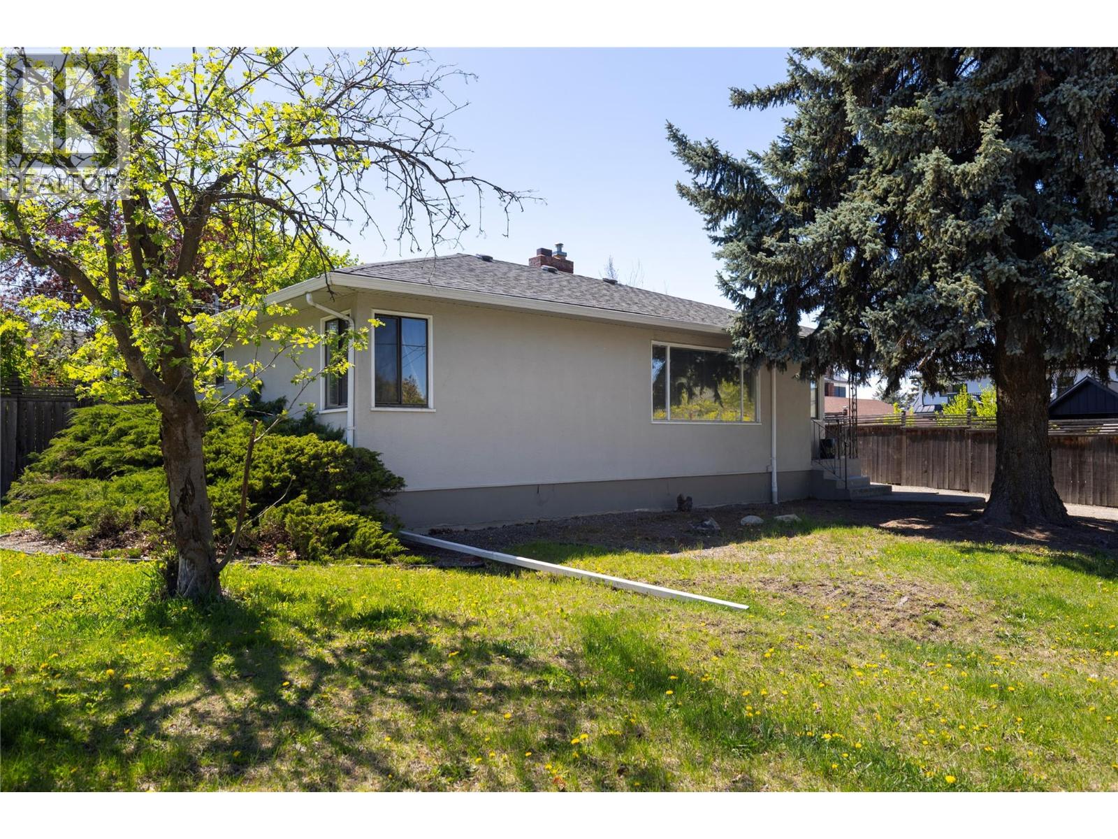 1900 37 Avenue - 36