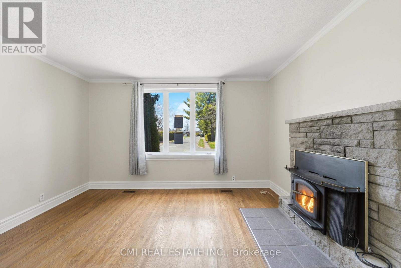 555 SMERDON STREET - 10