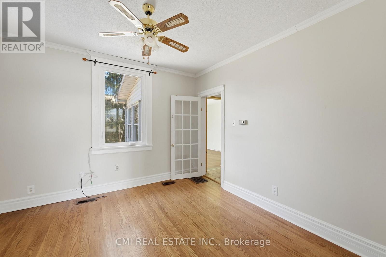 555 SMERDON STREET - 20
