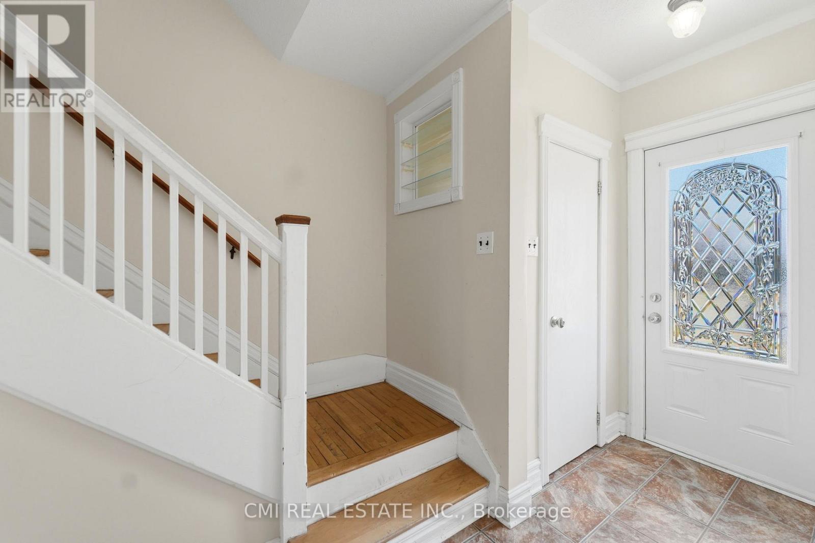 555 SMERDON STREET - 8