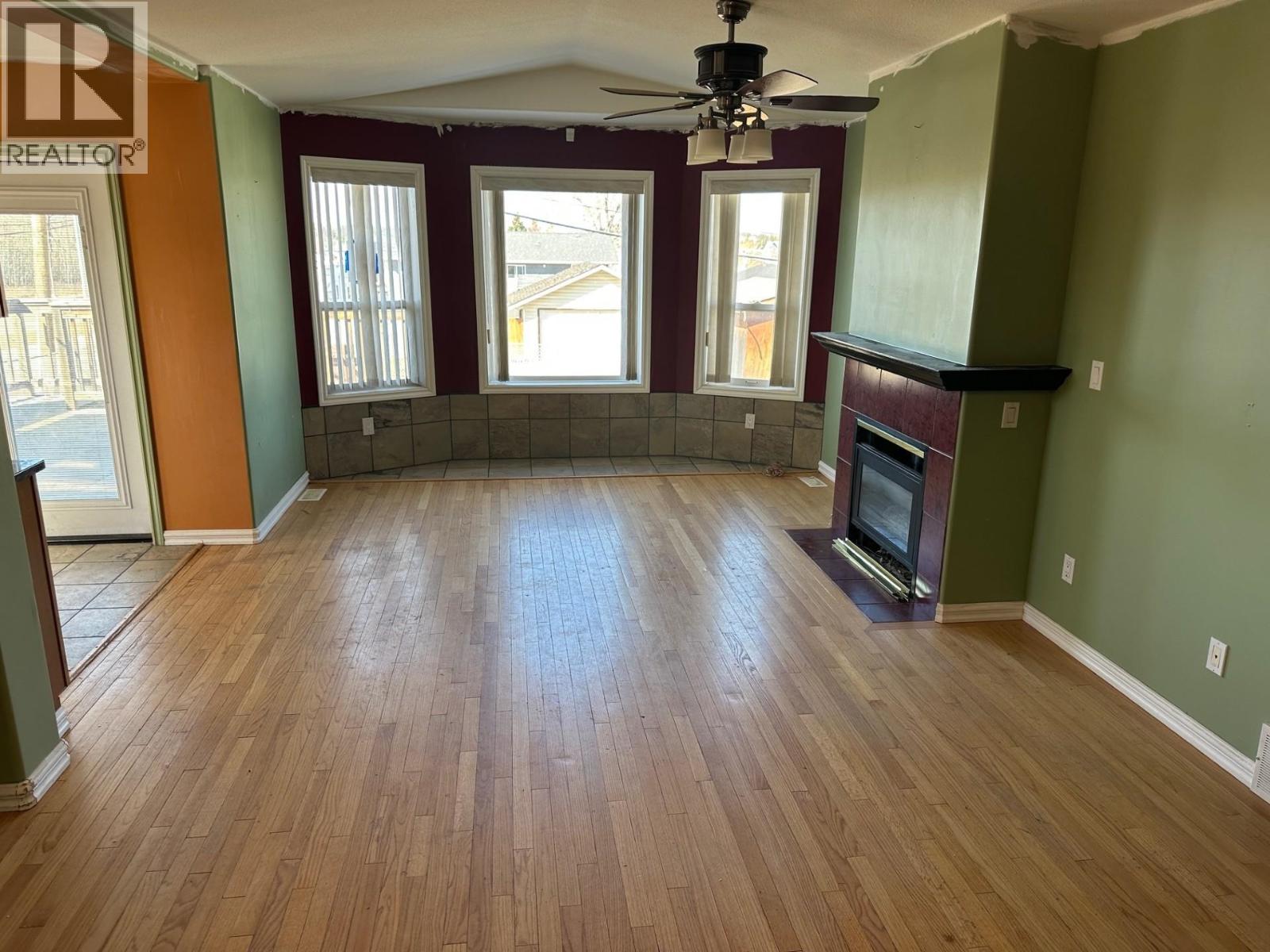 9920 112 AVENUE - 4