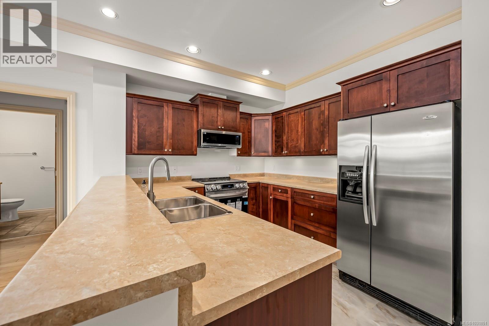 #303 2676 Island Hwy - 3