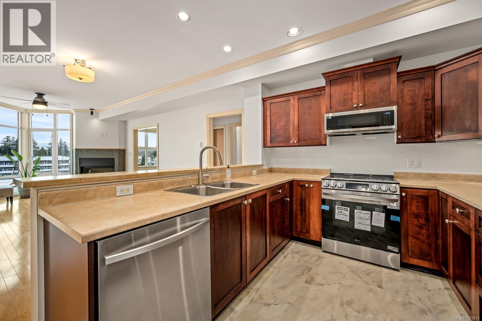 #303 2676 Island Hwy - 4