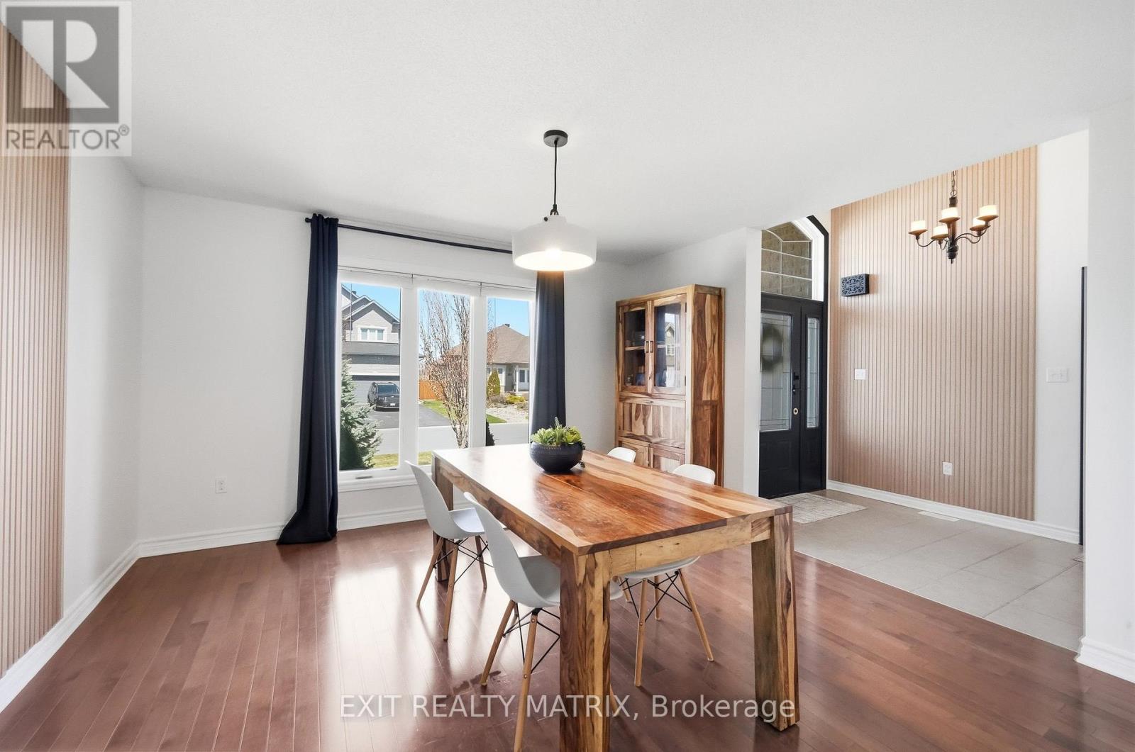129 ABBEY CRESCENT - 11