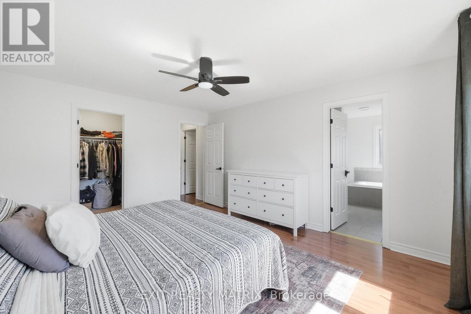129 ABBEY CRESCENT - 14