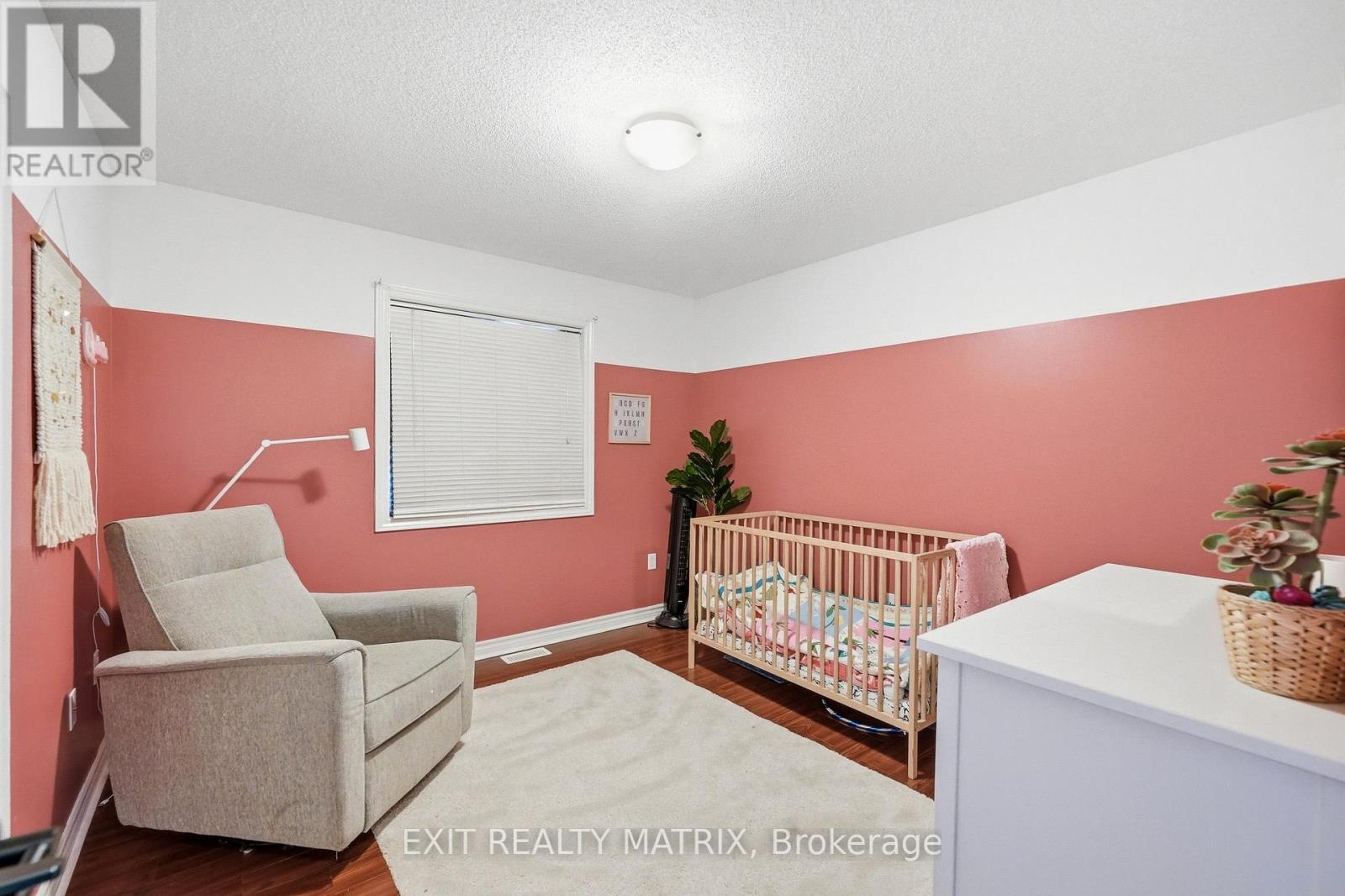 129 ABBEY CRESCENT - 18