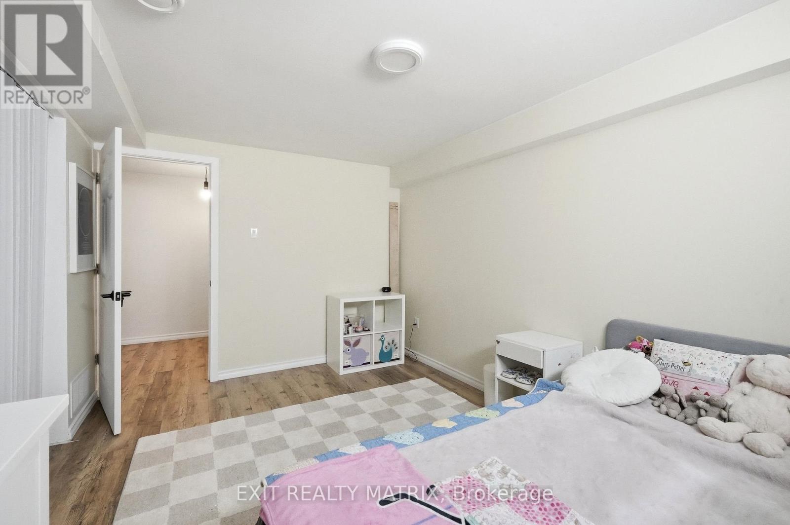 129 ABBEY CRESCENT - 29