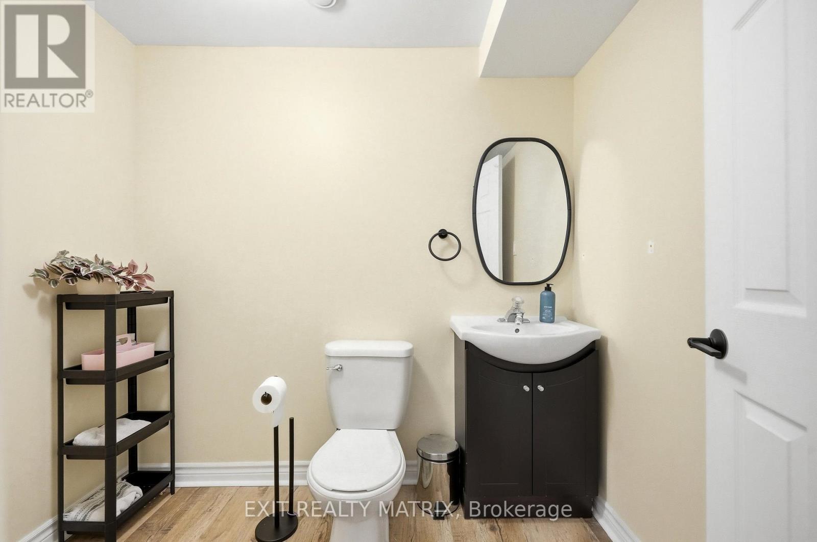 129 ABBEY CRESCENT - 31