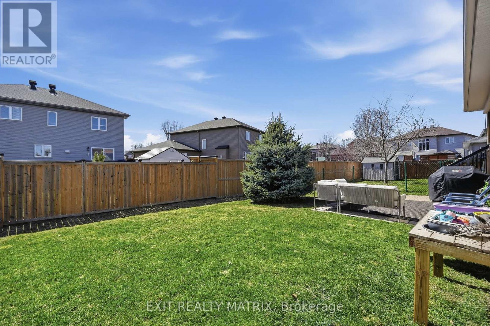 129 ABBEY CRESCENT - 34