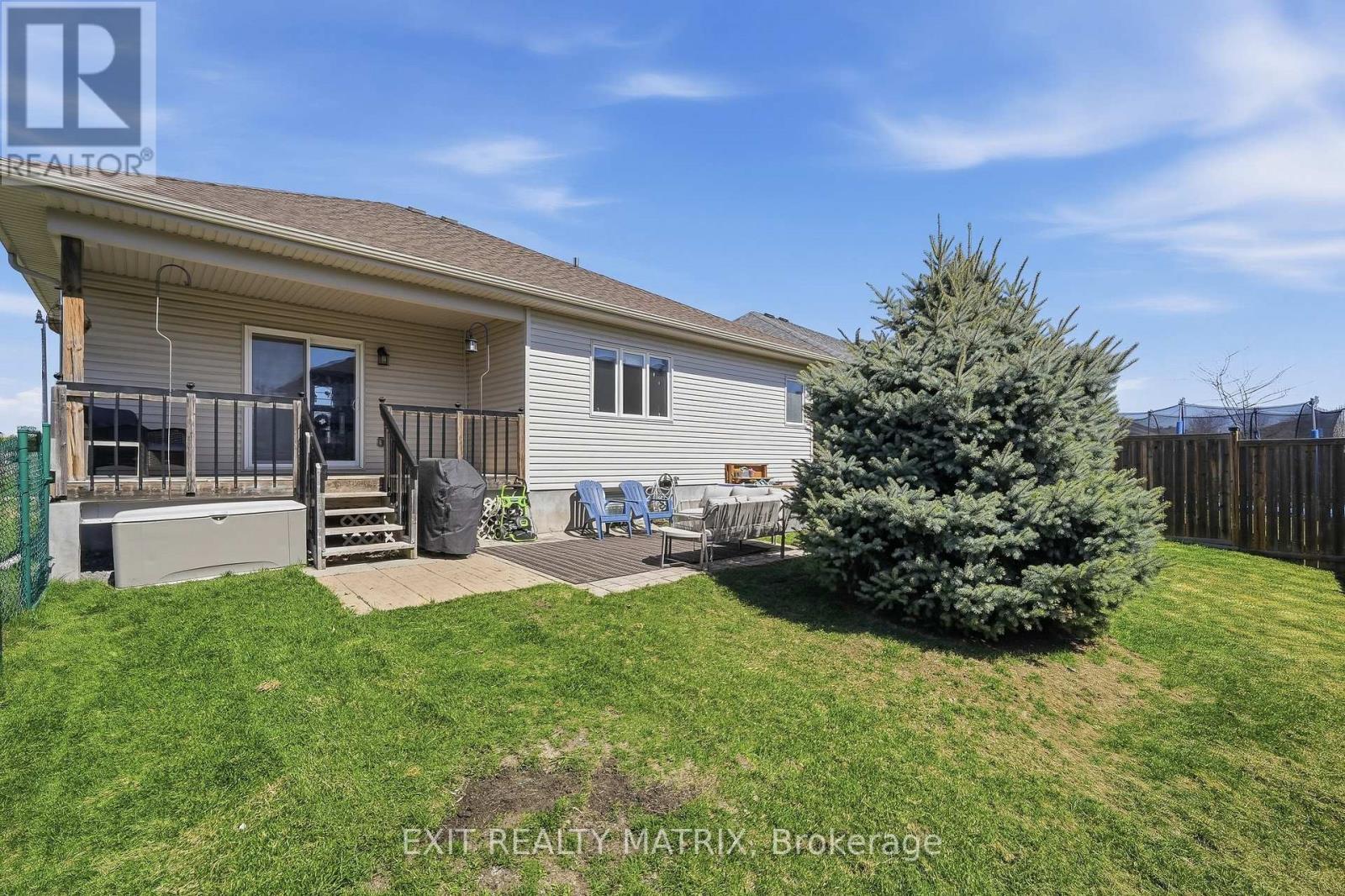 129 ABBEY CRESCENT - 35