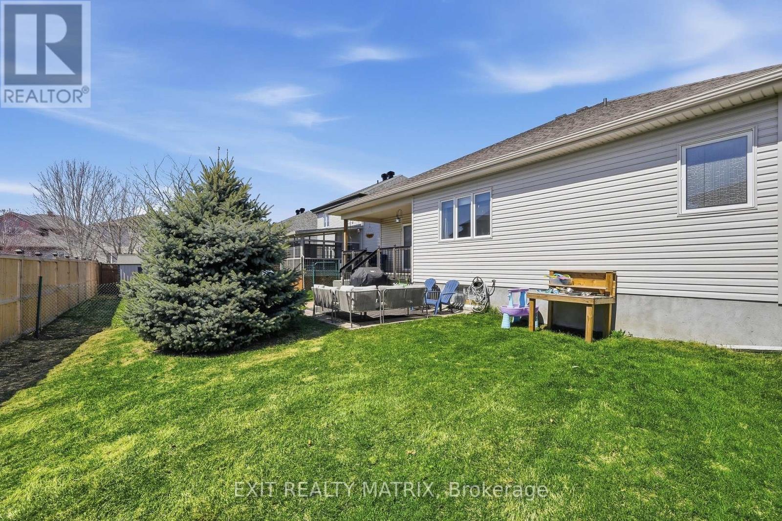 129 ABBEY CRESCENT - 39