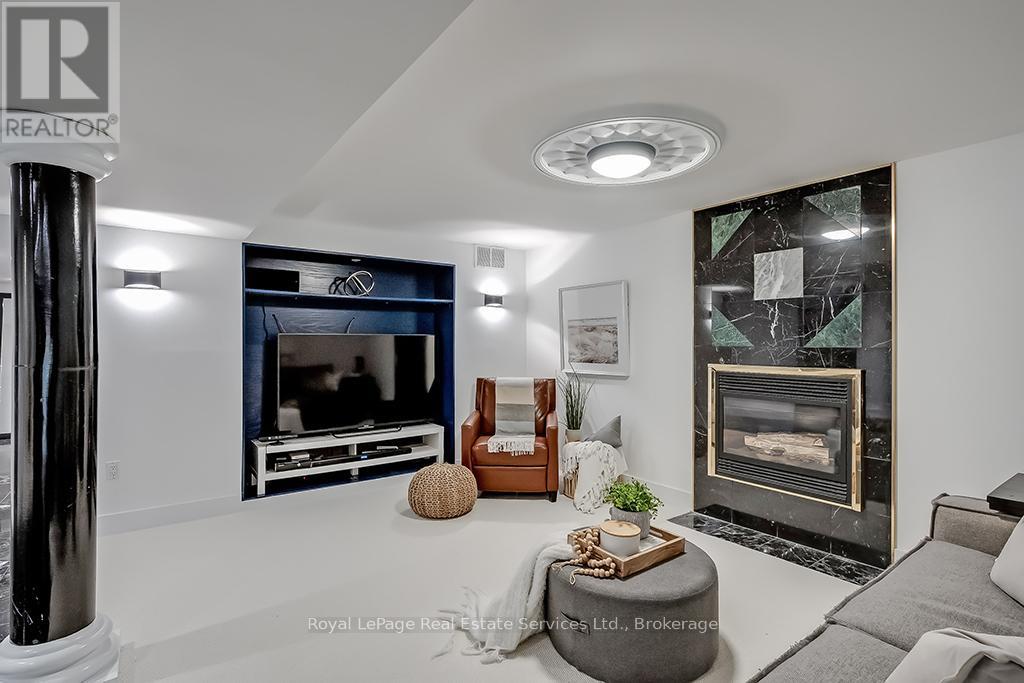 2101 GROSVENOR STREET - 36