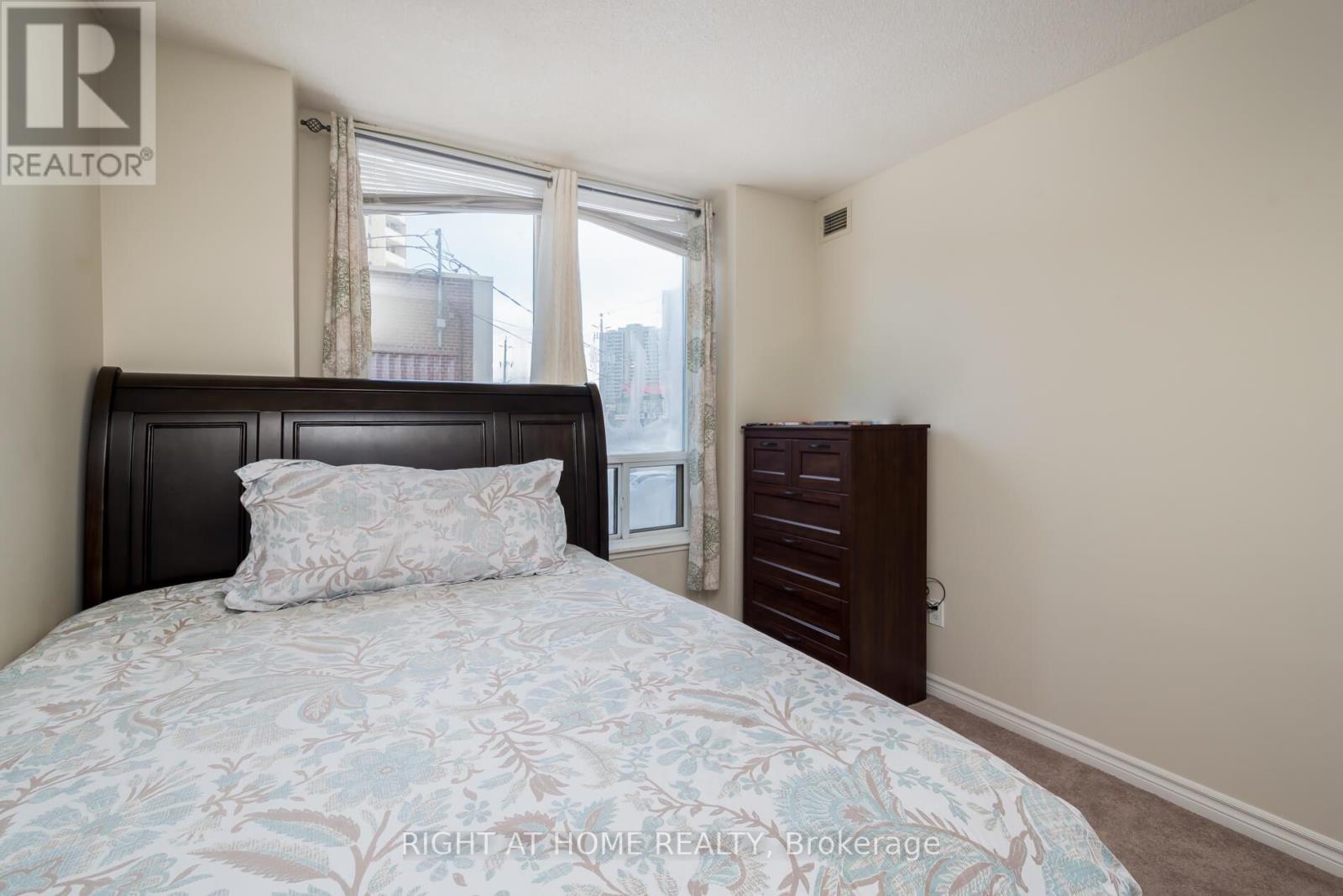 #202 2088 LAWRENCE AVENUE W - 26