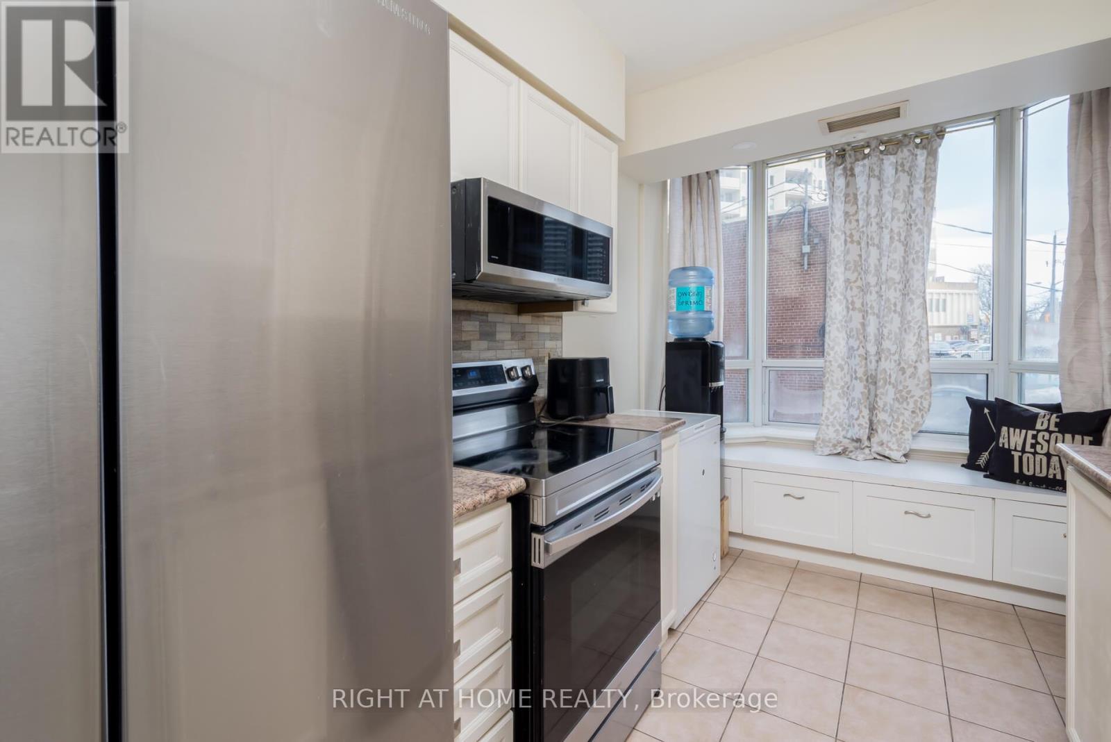 #202 2088 LAWRENCE AVENUE W - 15