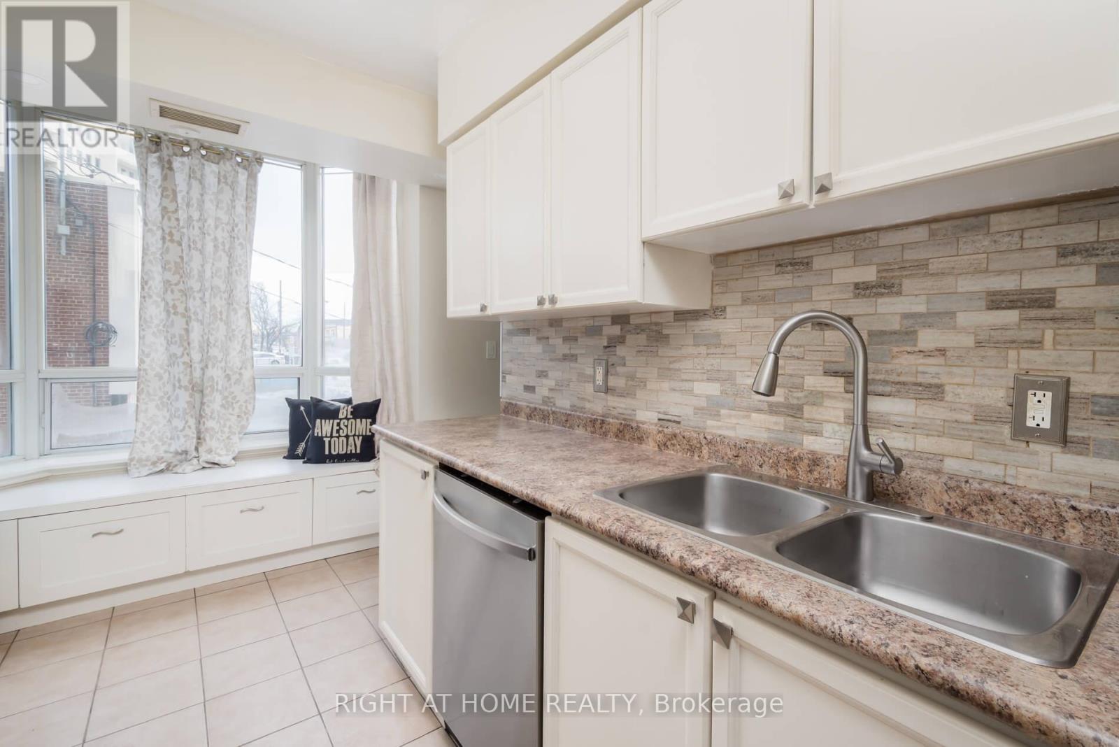 #202 2088 LAWRENCE AVENUE W - 17