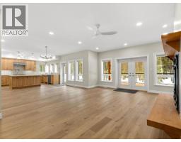 5pc Bathroom - 216 Old Alaska Hwy, Whitehorse North, YT Y1A5S8 Photo 7