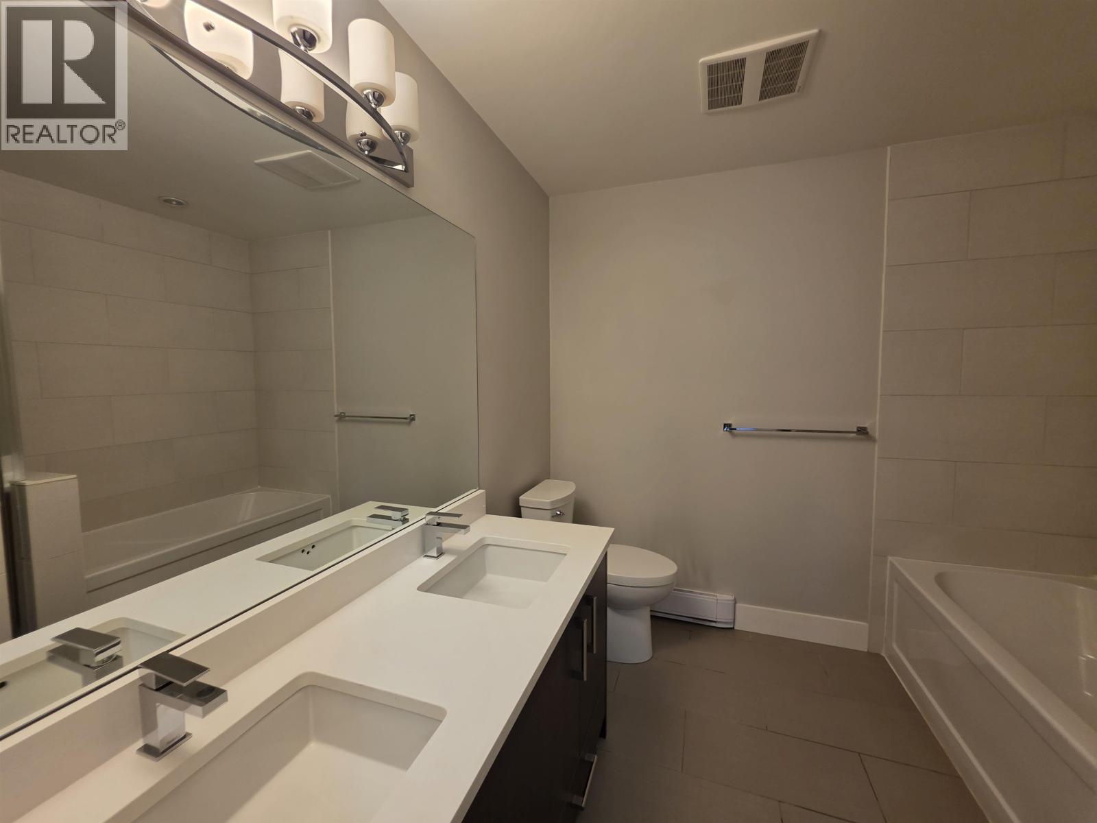 204 2460 KELLY AVENUE, Port Coquitlam