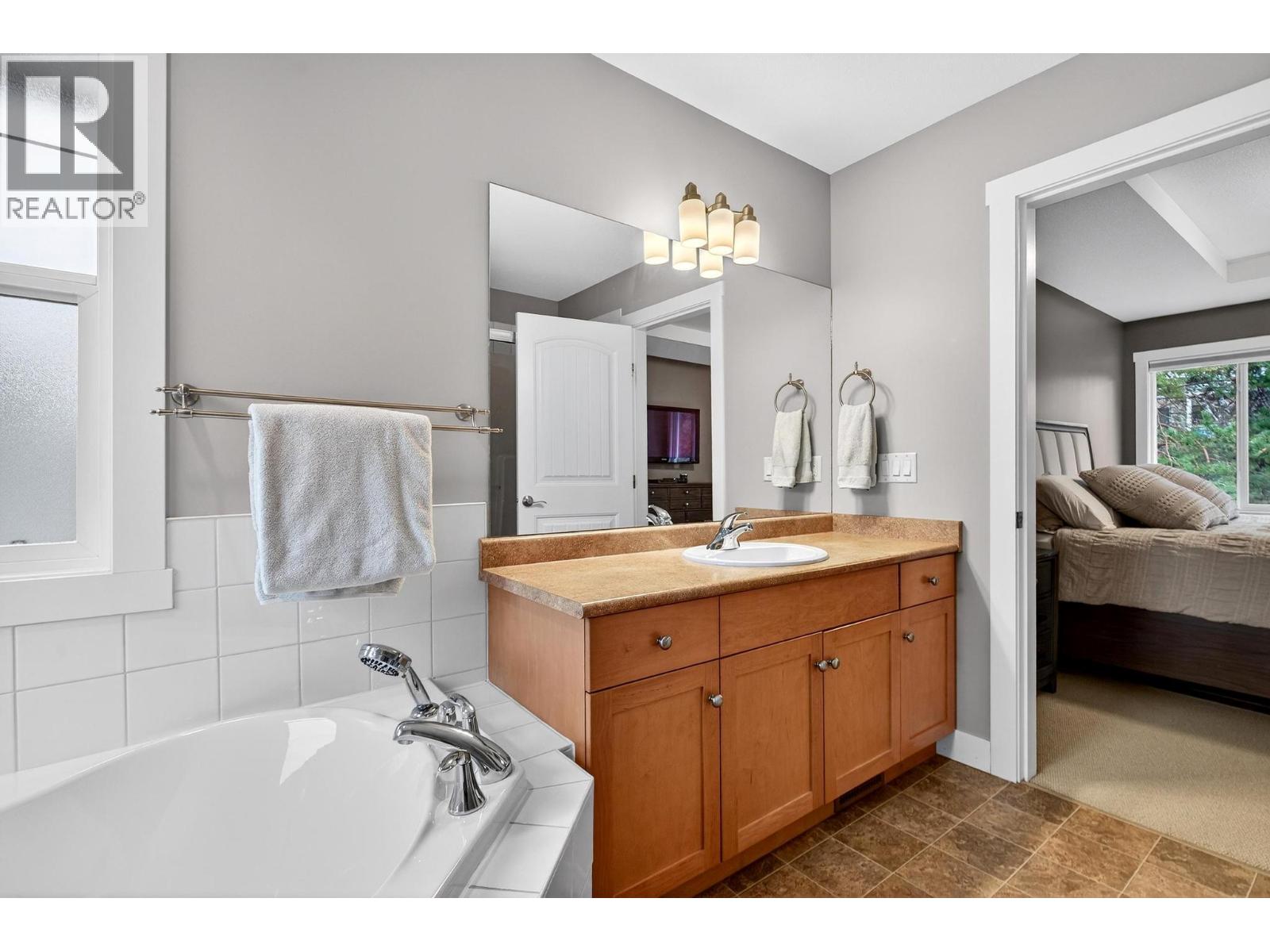 44 3293 Broadview Road, West Kelowna